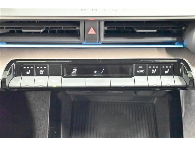 プリウス Ｚ　リアカメラ　プリクラッシュ　ＰＷシート　１オーナ　メモリナビ　ＡＣ１００Ｖ電源　ＬＥＤランプ　ナビ・ＴＶ　オートクルーズ　アルミホイール　ＡＣ　運転席エアバッグ　横滑り防止装置　ＥＴＣ付　キーレス（8枚目）