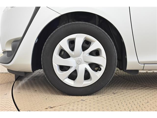 シエンタ X ETC装備 Sキー 地デジ バックガイドモニター 運転席助手席エアバック マニュアルエアコン キーフリーシステム メンテナンスノート メモリーナビゲーション 横滑防止装置 エアバック付き 三列シート(15枚目)