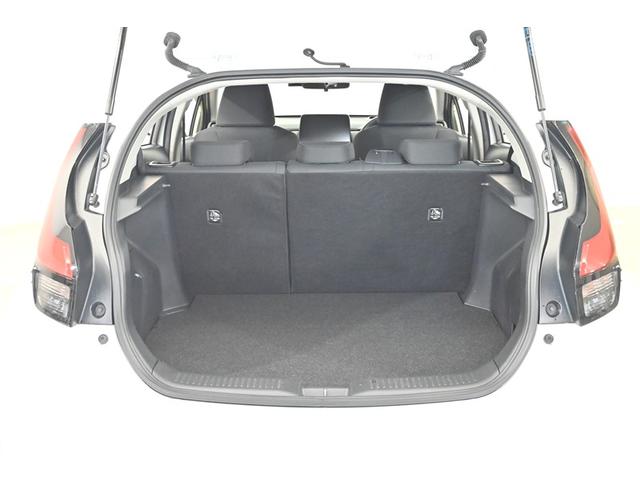 アクア Ｚ　クルコン　１オーナー　ＤＶＤ再生　ドライブレコーダー　フルセグ　Ｂカメ　横滑り防止装置　盗難防止システム　スマートキー　ＥＴＣ　ＡＣ１００Ｖ電源　ＡＷ　ミュージックプレイヤー接続可　メモリーナビ（13枚目）