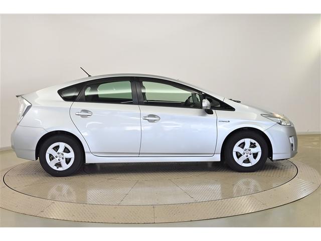 プリウス Ｓ　Ｂモニタ－　インテリキー　デュアルエアバック　エアＢ　イモビライザー　ナビＴＶ　ＡＵＴＯエアコン　横スベリ防止　アルミホイール　ＥＴＣ装備　ＡＢＳ　パワーステアリング　パワーウィンドウ　ワンセグ視聴可（4枚目）