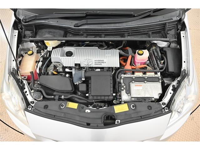 プリウス Ｓ　Ｂモニタ－　インテリキー　デュアルエアバック　エアＢ　イモビライザー　ナビＴＶ　ＡＵＴＯエアコン　横スベリ防止　アルミホイール　ＥＴＣ装備　ＡＢＳ　パワーステアリング　パワーウィンドウ　ワンセグ視聴可（15枚目）