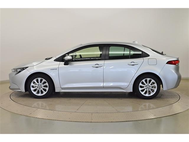 カローラ ハイブリッド　Ｓ　スマートキ　横滑り防止機能　ＬＥＤヘッドライト　ミュージックプレイヤー接続可　点検記録簿　盗難防止装置　ワンオーナー　キーレス　オートエアコン　クルコン　リヤカメラ　メモリナビ　パワーステアリング（5枚目）