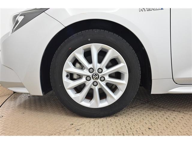 カローラ ハイブリッド　Ｓ　スマートキ　横滑り防止機能　ＬＥＤヘッドライト　ミュージックプレイヤー接続可　点検記録簿　盗難防止装置　ワンオーナー　キーレス　オートエアコン　クルコン　リヤカメラ　メモリナビ　パワーステアリング（15枚目）