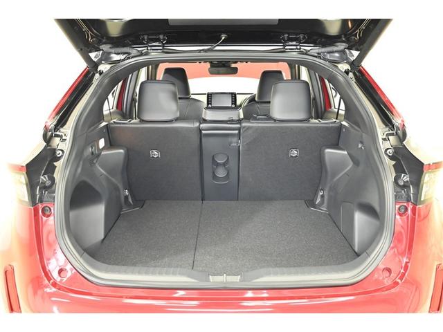 ヤリスクロス ハイブリッドＺ　インテリジェントキー　アルミホイル　ＬＥＤライト　リアカメラ　クルーズコントロール　整備記録簿　横滑り防止システム　ＴＶ　電動シ－ト　パワステ　オートエアコン　キーフリー　ハーフレザーシート　ＡＢＳ（13枚目）