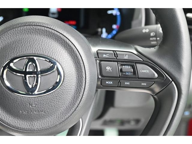 ヤリスクロス ハイブリッドＺ　インテリジェントキー　アルミホイル　ＬＥＤライト　リアカメラ　クルーズコントロール　整備記録簿　横滑り防止システム　ＴＶ　電動シ－ト　パワステ　オートエアコン　キーフリー　ハーフレザーシート　ＡＢＳ（18枚目）