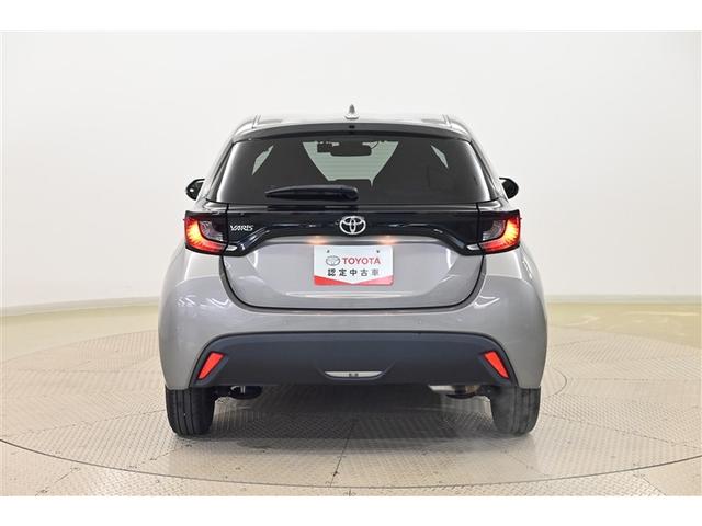 ヤリス Ｘ　ＰＣＳ　横滑り防止装置付き　ワイヤレスキー　サイドエアバック　エアコン　Ｗエアバッグ　パワーウインドウ　パワステ　運転席エアバッグ　ＡＢＳ（3枚目）