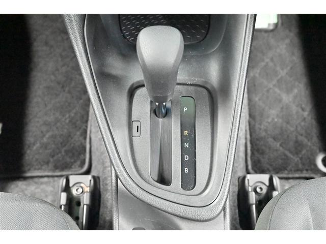 ヤリス Ｘ　ＰＣＳ　横滑り防止装置付き　ワイヤレスキー　サイドエアバック　エアコン　Ｗエアバッグ　パワーウインドウ　パワステ　運転席エアバッグ　ＡＢＳ（7枚目）