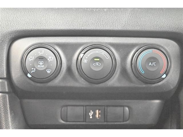 ヤリス Ｘ　ＰＣＳ　横滑り防止装置付き　ワイヤレスキー　サイドエアバック　エアコン　Ｗエアバッグ　パワーウインドウ　パワステ　運転席エアバッグ　ＡＢＳ（8枚目）