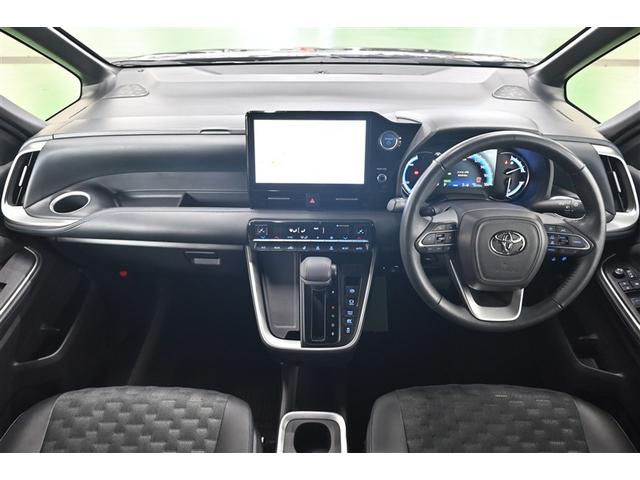 ヴォクシー ハイブリッドＳ－Ｚ　パワーウィンドウ　ＤＶＤ再生機能　インテリキー　横滑防止装置　地デジＴＶ　アクティブクルーズコントロール　１オナ　フルオートエアコン　リアカメラ　エアバッグ　ＡＢＳ　１００Ｖ充電　ナビＴＶ　ＷＡＣ（6枚目）