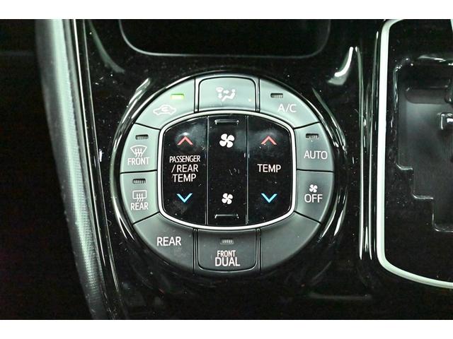 ノア Ｓｉ　ダブルバイビーＩＩＩ　両側自動ドア　クルーズコントロール　フルセグＴＶ　アイドリングストップ　ＬＥＤヘッドライト　アルミ　バックカメラ　スマートキー　リアオートエアコン　ワンオーナー　ＡＢＳ　４ＷＤ　キーレス　盗難防止装置（7枚目）