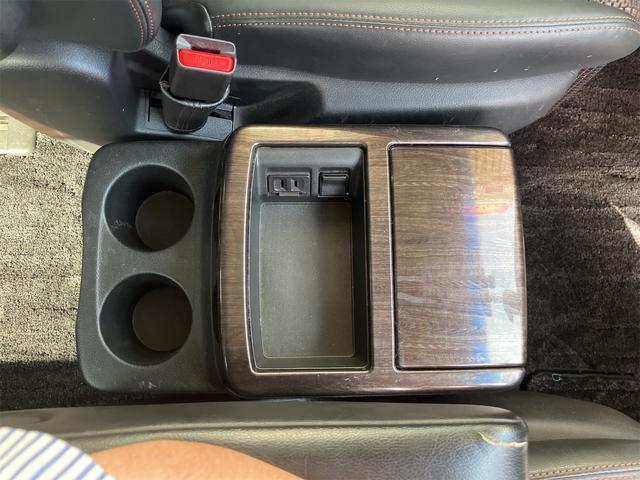 エルグランド ２５０ハイウェイスター　ＨＤＤナビフルセグ　アラウンドビューモニター　ハーフレザーシート　両側電動スライドドア　フリップダウンモニター　インテリジェントキー　ＥＴＣ　ＨＩＤヘッドライト　オットマン（18枚目）