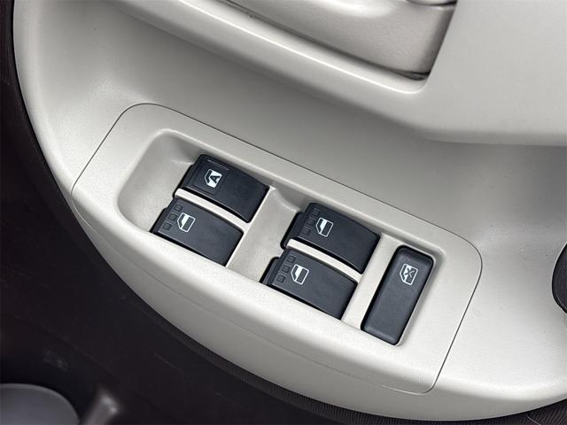 パッソ プラスハナ　ＥＴＣ　バックカメラ　ナビ　ＴＶ　ＨＩＤ　スマートキー　電動格納ミラー　ＣＶＴ　衝突安全ボディ　ベンチシート　ＡＢＳ　エアコン　パワーステアリング　パワーウィンドウ（5枚目）