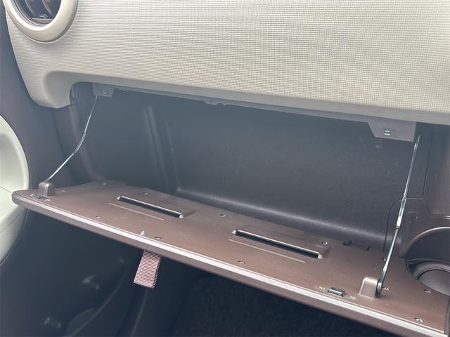 パッソ プラスハナ　ＥＴＣ　バックカメラ　ナビ　ＴＶ　ＨＩＤ　スマートキー　電動格納ミラー　ＣＶＴ　衝突安全ボディ　ベンチシート　ＡＢＳ　エアコン　パワーステアリング　パワーウィンドウ（49枚目）