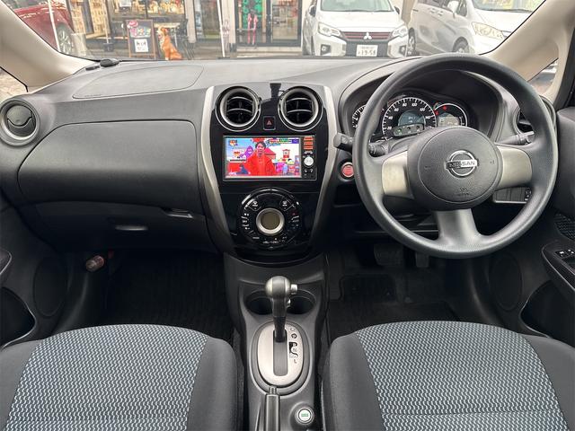 ノート Ｘ　ＤＩＧ－Ｓ　ＥＴＣ　バックカメラ　ナビ　ＴＶ　スマートキー　アイドリングストップ　電動格納ミラー　ＣＶＴ　盗難防止システム　衝突安全ボディ　ＡＢＳ　ＣＤ　ＵＳＢ　ミュージックプレイヤー接続可　エアコン（3枚目）