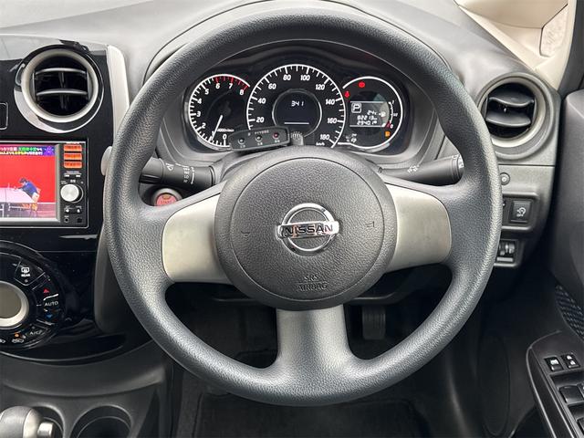 ノート Ｘ　ＤＩＧ－Ｓ　ＥＴＣ　バックカメラ　ナビ　ＴＶ　スマートキー　アイドリングストップ　電動格納ミラー　ＣＶＴ　盗難防止システム　衝突安全ボディ　ＡＢＳ　ＣＤ　ＵＳＢ　ミュージックプレイヤー接続可　エアコン（4枚目）