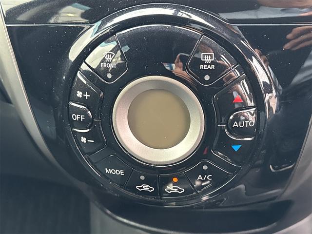ノート Ｘ　ＤＩＧ－Ｓ　ＥＴＣ　バックカメラ　ナビ　ＴＶ　スマートキー　アイドリングストップ　電動格納ミラー　ＣＶＴ　盗難防止システム　衝突安全ボディ　ＡＢＳ　ＣＤ　ＵＳＢ　ミュージックプレイヤー接続可　エアコン（9枚目）
