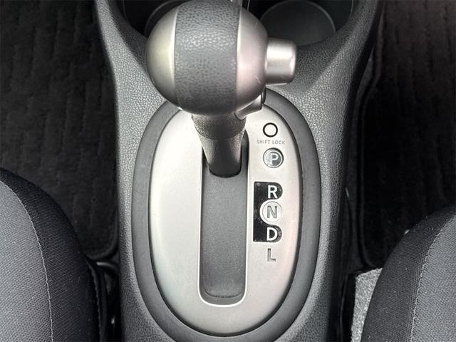 ノート Ｘ　ＤＩＧ－Ｓ　ＥＴＣ　バックカメラ　ナビ　ＴＶ　スマートキー　アイドリングストップ　電動格納ミラー　ＣＶＴ　盗難防止システム　衝突安全ボディ　ＡＢＳ　ＣＤ　ＵＳＢ　ミュージックプレイヤー接続可　エアコン（10枚目）