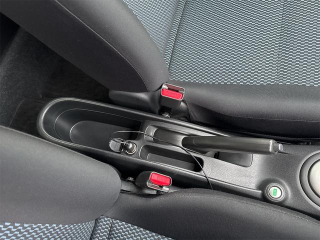 ノート Ｘ　ＤＩＧ－Ｓ　ＥＴＣ　バックカメラ　ナビ　ＴＶ　スマートキー　アイドリングストップ　電動格納ミラー　ＣＶＴ　盗難防止システム　衝突安全ボディ　ＡＢＳ　ＣＤ　ＵＳＢ　ミュージックプレイヤー接続可　エアコン（42枚目）