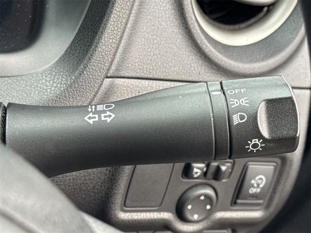 ノート Ｘ　ＤＩＧ－Ｓ　ＥＴＣ　バックカメラ　ナビ　ＴＶ　スマートキー　アイドリングストップ　電動格納ミラー　ＣＶＴ　盗難防止システム　衝突安全ボディ　ＡＢＳ　ＣＤ　ＵＳＢ　ミュージックプレイヤー接続可　エアコン（44枚目）