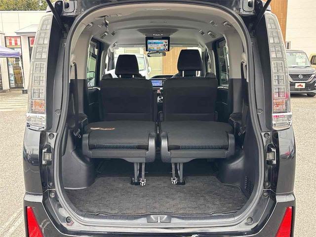 ヴォクシー ZS ドライブレコーダー ETC バックカメラ ナビ 両側電動スライドドア オートライト LEDヘッドランプ スマートキー アイドリングストップ 電動格納ミラー 3列シート CVT アルミホイール(26枚目)