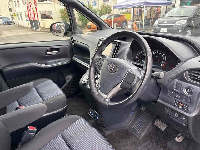 ヴォクシー ZS ドライブレコーダー ETC バックカメラ ナビ 両側電動スライドドア オートライト LEDヘッドランプ スマートキー アイドリングストップ 電動格納ミラー 3列シート CVT アルミホイール(41枚目)