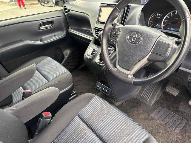 ヴォクシー ZS ドライブレコーダー ETC バックカメラ ナビ 両側電動スライドドア オートライト LEDヘッドランプ スマートキー アイドリングストップ 電動格納ミラー 3列シート CVT アルミホイール(43枚目)