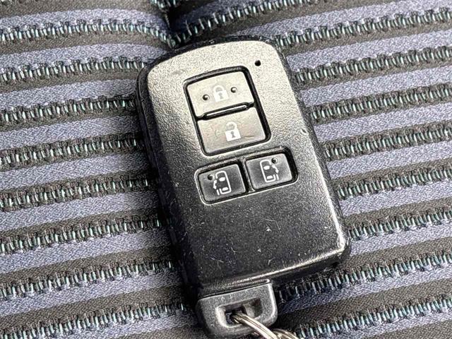 ヴォクシー ZS ドライブレコーダー ETC バックカメラ ナビ 両側電動スライドドア オートライト LEDヘッドランプ スマートキー アイドリングストップ 電動格納ミラー 3列シート CVT アルミホイール(52枚目)