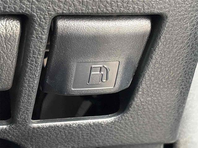 ヴォクシー ZS ドライブレコーダー ETC バックカメラ ナビ 両側電動スライドドア オートライト LEDヘッドランプ スマートキー アイドリングストップ 電動格納ミラー 3列シート CVT アルミホイール(55枚目)