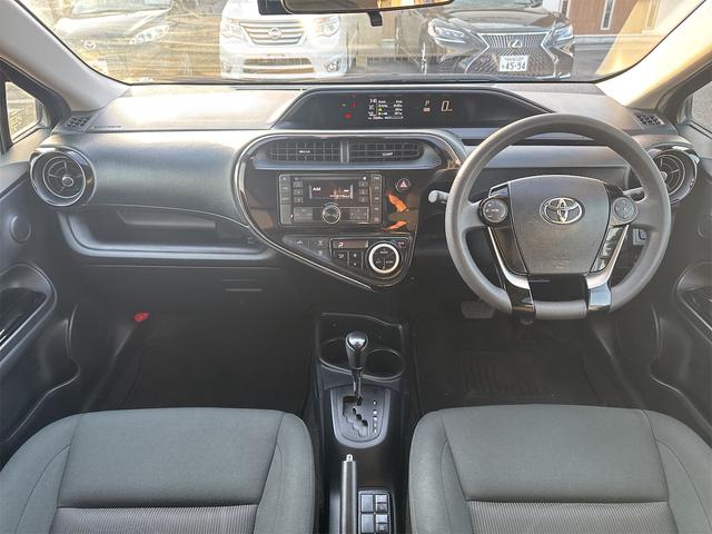 アクア Sスタイルブラック ドライブレコーダー ETC クリアランスソナー レーンアシスト 衝突被害軽減システム オートマチックハイビーム オートライト スマートキー アイドリングストップ 電動格納ミラー CVT(3枚目)