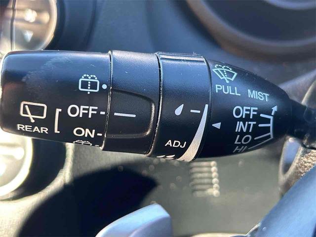 フィット ＲＳ　ＥＴＣ　バックカメラ　ナビ　ＴＶ　アルミホイール　オートライト　ＨＩＤ　キーレスエントリー　電動格納ミラー　フルフラット　ＣＶＴ　盗難防止システム　衝突安全ボディ　ＡＢＳ　エアコン　パワーステアリング（46枚目）