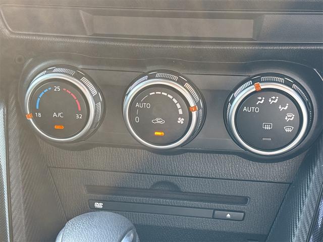 デミオ 13S ドライブレコーダー バックカメラ 衝突被害軽減システム オートライト スマートキー アイドリングストップ 電動格納ミラー AT 盗難防止システム 衝突安全ボディ ABS ESC CD DVD再生(8枚目)