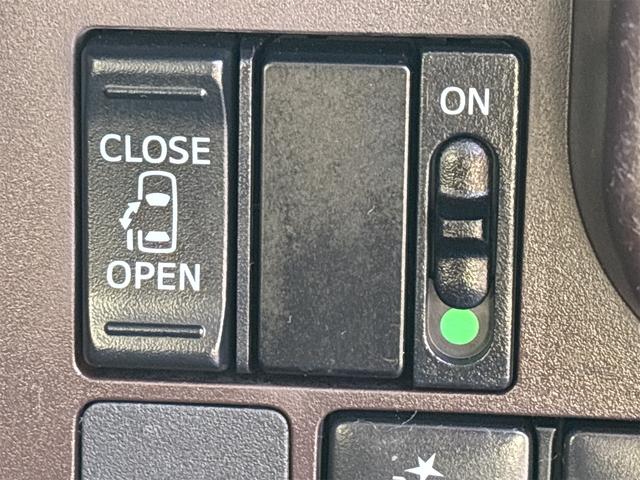 ルーミー Ｘ　Ｓ　ドライブレコーダー　バックカメラ　フロントカメラ　ナビ　ＴＶ　両側スライド・片側電動　クリアランスソナー　衝突被害軽減システム　オートライト　スマートキー　アイドリングストップ　電動格納ミラー（4枚目）