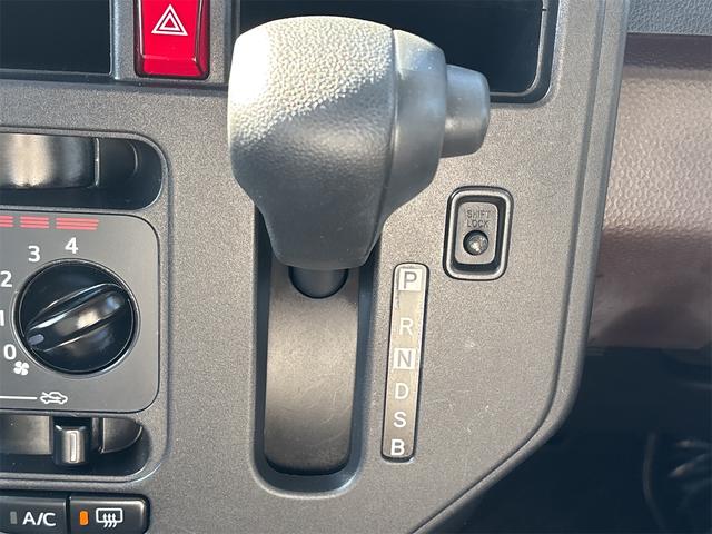 ルーミー Ｘ　Ｓ　ドライブレコーダー　バックカメラ　フロントカメラ　ナビ　ＴＶ　両側スライド・片側電動　クリアランスソナー　衝突被害軽減システム　オートライト　スマートキー　アイドリングストップ　電動格納ミラー（10枚目）