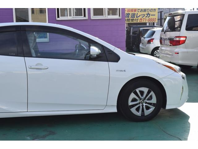 プリウス A セーフティセンス 衝突軽減ブレーキ レーンサポート 横滑り防止 LEDヘッドライト フルセグTV メモリーナビ Bluetooth対応 バックカメラ ETC スマートキー プッシュスタート ドラレコ(15枚目)