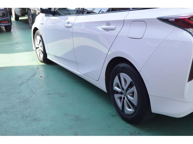 プリウス A セーフティセンス 衝突軽減ブレーキ レーンサポート 横滑り防止 LEDヘッドライト フルセグTV メモリーナビ Bluetooth対応 バックカメラ ETC スマートキー プッシュスタート ドラレコ(21枚目)