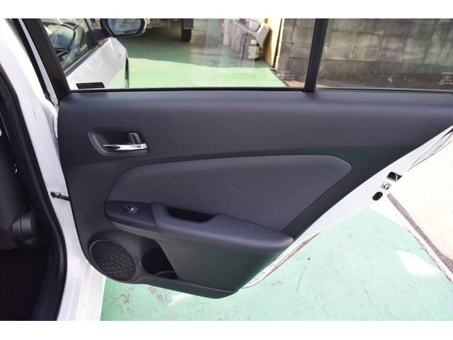 プリウス A セーフティセンス 衝突軽減ブレーキ レーンサポート 横滑り防止 LEDヘッドライト フルセグTV メモリーナビ Bluetooth対応 バックカメラ ETC スマートキー プッシュスタート ドラレコ(26枚目)