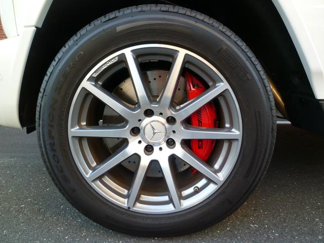 Ｇクラス Ｇ６３　ＡＭＧレザーエクスクルーシブパッケージ　左ハンドル　ベンガルレッドインテリア　ＯＰダイヤモンドホワイト　エクスクルーシブナッパレザーシート　ブルメスター　純正前後ドライブレコーダー　３６０°カメラ　シートヒーター＆ベンチレーター（13枚目）