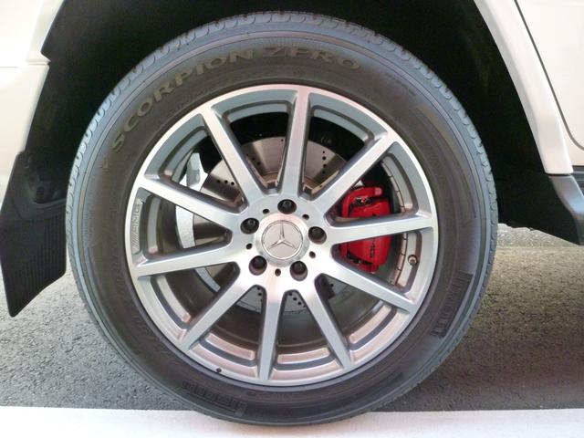 Ｇクラス Ｇ６３　ＡＭＧレザーエクスクルーシブパッケージ　左ハンドル　ベンガルレッドインテリア　ＯＰダイヤモンドホワイト　エクスクルーシブナッパレザーシート　ブルメスター　純正前後ドライブレコーダー　３６０°カメラ　シートヒーター＆ベンチレーター（15枚目）