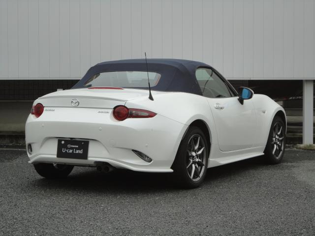 ロードスター ネイビー・トップ　衝突被害軽減システム　オートマチックハイビーム　革シート　シートヒーター　バックカメラ　オートクルーズコントロール　オートライト　ＬＥＤヘッドランプ　ＥＴＣ　Ｂｌｕｅｔｏｏｔｈ　ワンオーナー（2枚目）