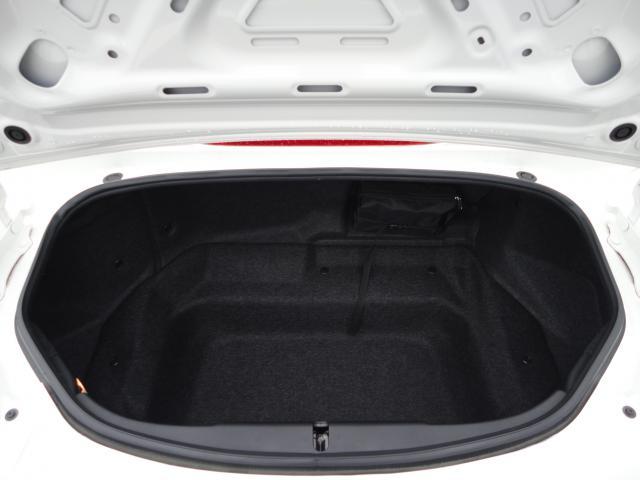 ロードスター ネイビー・トップ　衝突被害軽減システム　オートマチックハイビーム　革シート　シートヒーター　バックカメラ　オートクルーズコントロール　オートライト　ＬＥＤヘッドランプ　ＥＴＣ　Ｂｌｕｅｔｏｏｔｈ　ワンオーナー（18枚目）