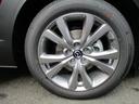 18インチ純正アルミホイールを装備。タイヤサイズは215/55R18となります。