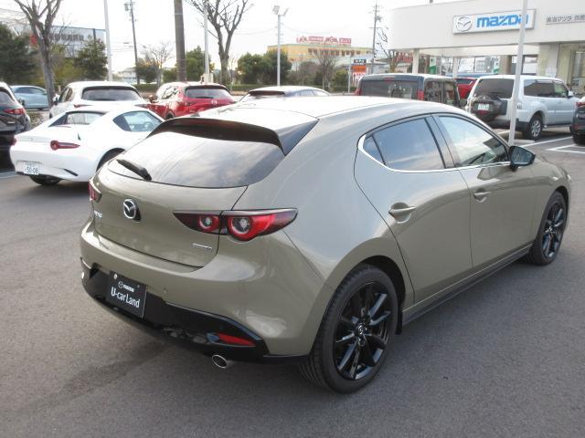 ＭＡＺＤＡ３ファストバック ＸＤ　レトロスポーツエディション　衝突被害軽減システム　アダプティブクルーズコントロール　全周囲カメラ　電動シート　シートヒーター　バックカメラ　オートライト　ＬＥＤヘッドランプ　Ｂｌｕｅｔｏｏｔｈ　展示・試乗車　ディーゼル（2枚目）