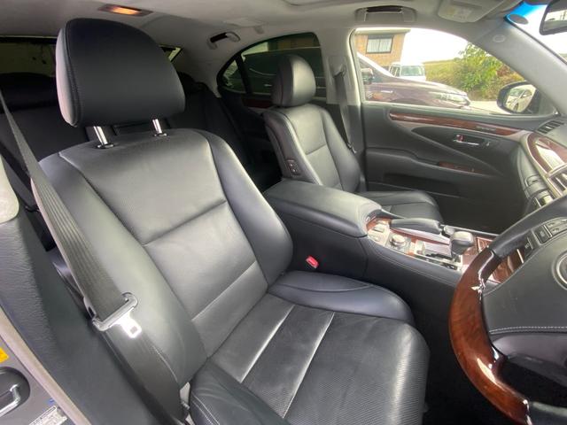 LS LS600h バージョンC Iパッケージ 3ヶ月自社保証 4WD ETC バックカメラ 黒本革 Bluetooth パワーシート シートヒーター スマートキー パワートランク(32枚目)
