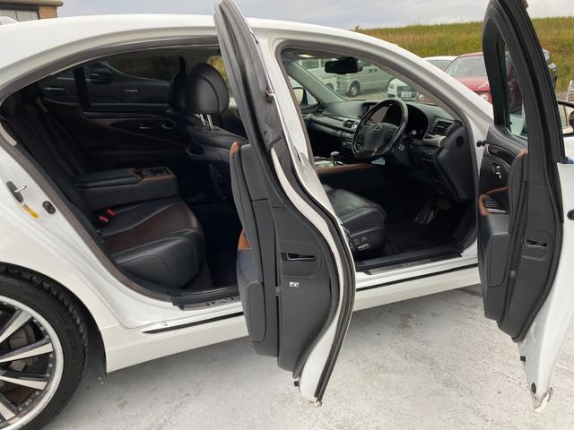 LS LS600h バージョンL 3ヶ月自社保証 純正ナビ 地デジ バックカメラ ETC 電動格納ミラー クルコン オートライト ステアリングヒーター スマートキー(26枚目)