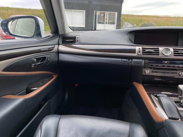 LS LS600h バージョンL 3ヶ月自社保証 純正ナビ 地デジ バックカメラ ETC 電動格納ミラー クルコン オートライト ステアリングヒーター スマートキー(39枚目)