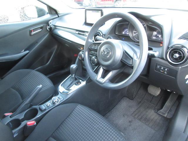 デミオ １５Ｓ　衝突被害軽減システム　全周囲カメラ　オートマチックハイビーム　シートヒーター　バックカメラ　オートライト　ＬＥＤヘッドランプ　Ｂｌｕｅｔｏｏｔｈ（14枚目）