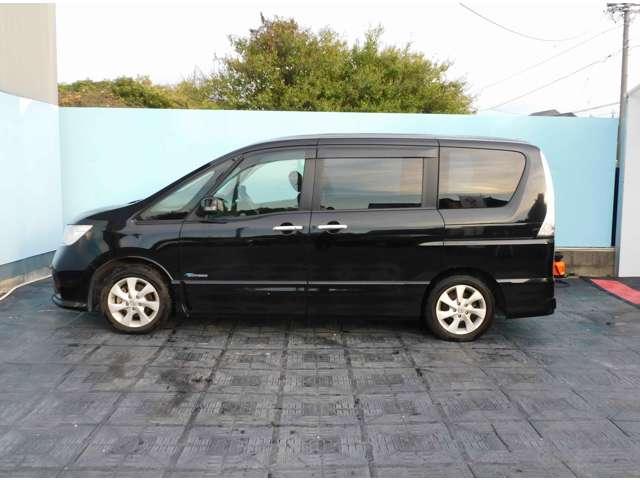 セレナ ２．０　ハイウェイスター　Ｓ－ＨＹＢＲＩＤ　フリップダウンモニター　ＥＴＣ　ナビ　エアコン　パワーステアリング　パワーウィンドウ　エアバッグ　盗難防止システム　スマートキー（7枚目）