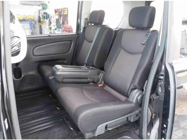 セレナ ２．０　ハイウェイスター　Ｓ－ＨＹＢＲＩＤ　フリップダウンモニター　ＥＴＣ　ナビ　エアコン　パワーステアリング　パワーウィンドウ　エアバッグ　盗難防止システム　スマートキー（16枚目）