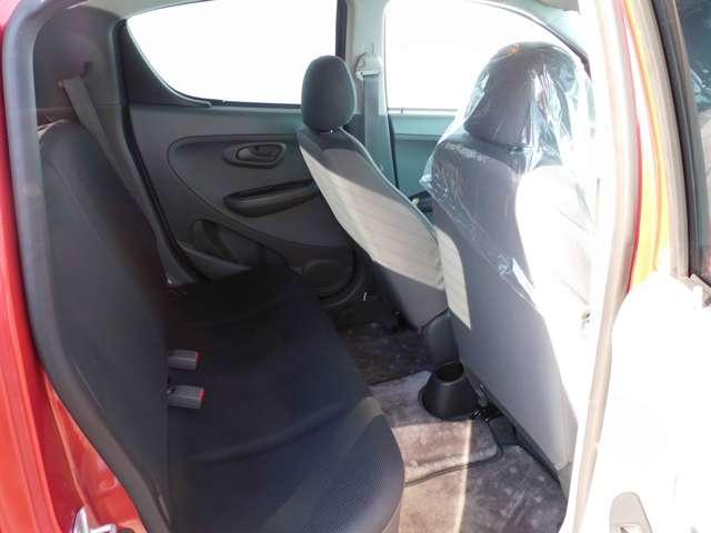 Ｒ２ ｉカジュアル　エアコン　パワーステアリング　パワーウィンドウ　運転席エアバッグ　助手席エアバッグ　キーレスエントリー　ＣＤ（14枚目）
