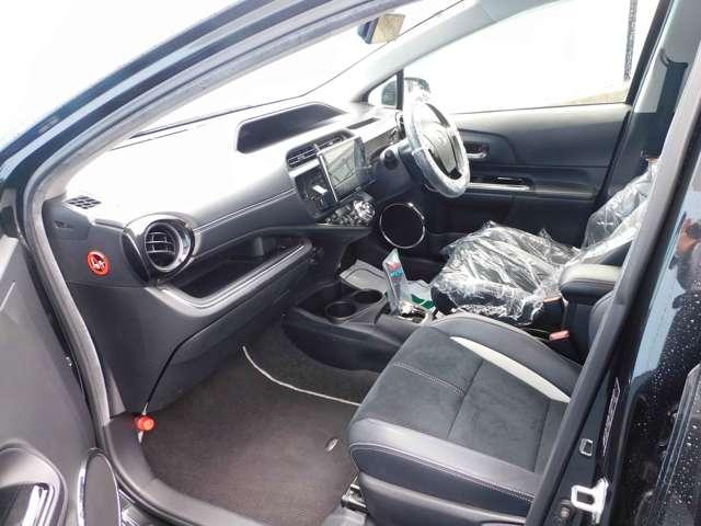 アクア Ｇ　Ｇ’ｓ　デジタルインナーミラー　ケンウッドナビ　エアコン　パワーステアリング　パワーウィンドウ　衝突安全ボディ　キーレスエントリー　アイドリングストップ（15枚目）